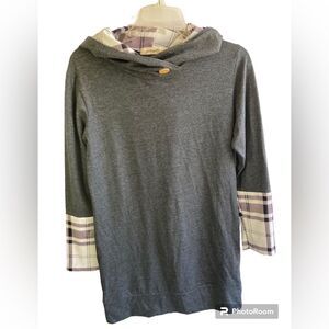 Yingkis Hoodie Tunic Pullover Gray Women’s Small Purple White Plaid Top NWOT